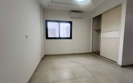 Appartement a louer Point E