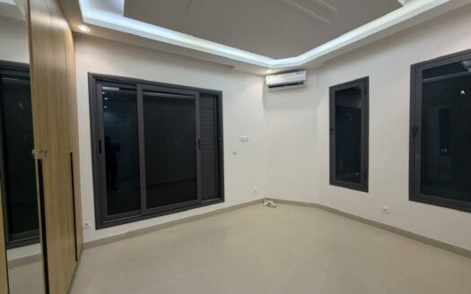 Appartement F4 neuf semi-équipé à louer à Ngor-Almadies